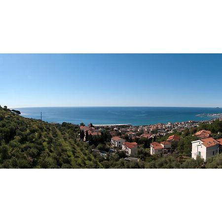 Tra Gli Ulivi Bed & Breakfast Pietra Ligure Luaran gambar