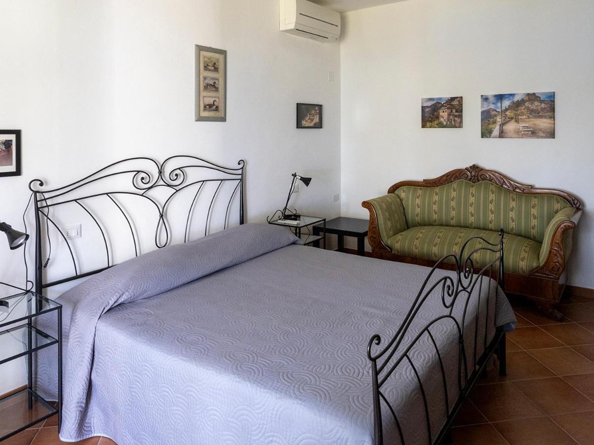 Tra Gli Ulivi Bed & Breakfast Pietra Ligure Luaran gambar