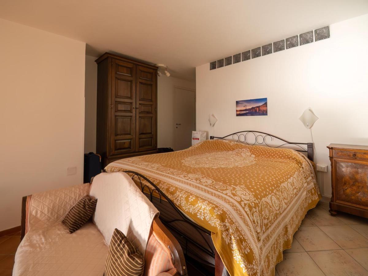 Tra Gli Ulivi Bed & Breakfast Pietra Ligure Luaran gambar