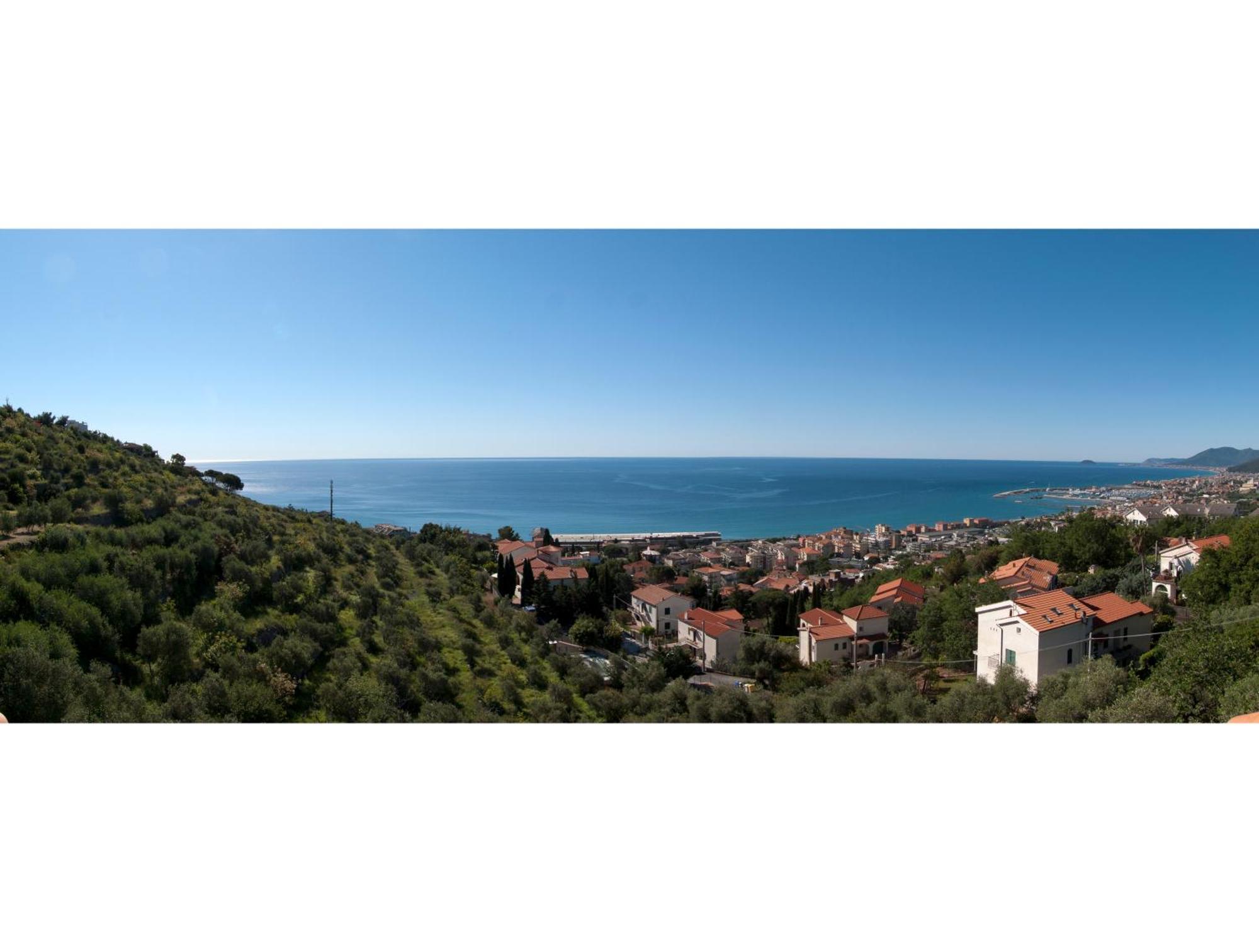 Tra Gli Ulivi Bed & Breakfast Pietra Ligure Luaran gambar