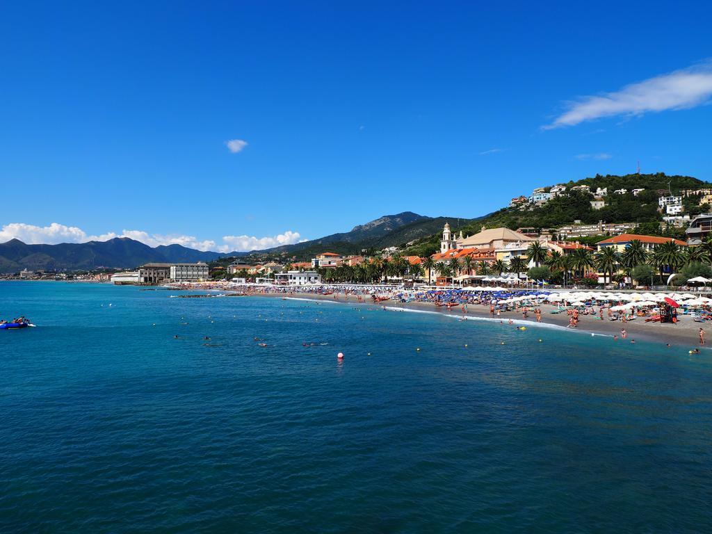 Tra Gli Ulivi Bed & Breakfast Pietra Ligure Luaran gambar