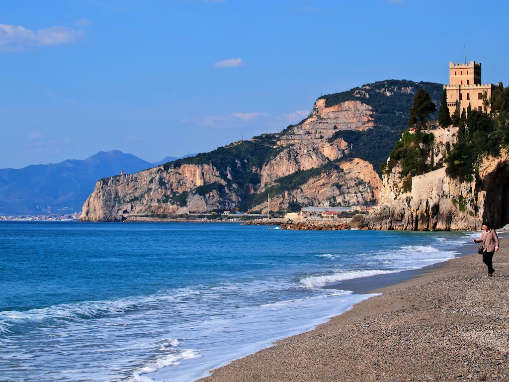 Tra Gli Ulivi Bed & Breakfast Pietra Ligure Luaran gambar