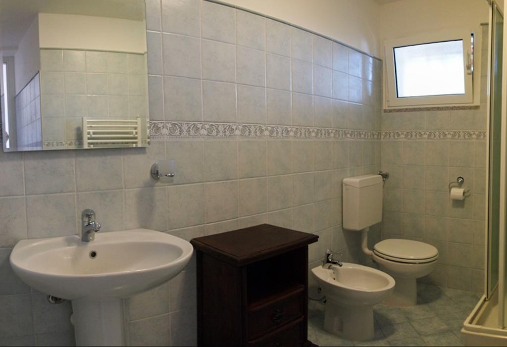Tra Gli Ulivi Bed & Breakfast Pietra Ligure Bilik gambar