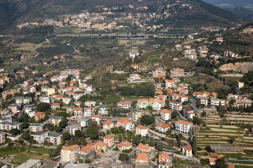 Tra Gli Ulivi Bed & Breakfast Pietra Ligure Luaran gambar