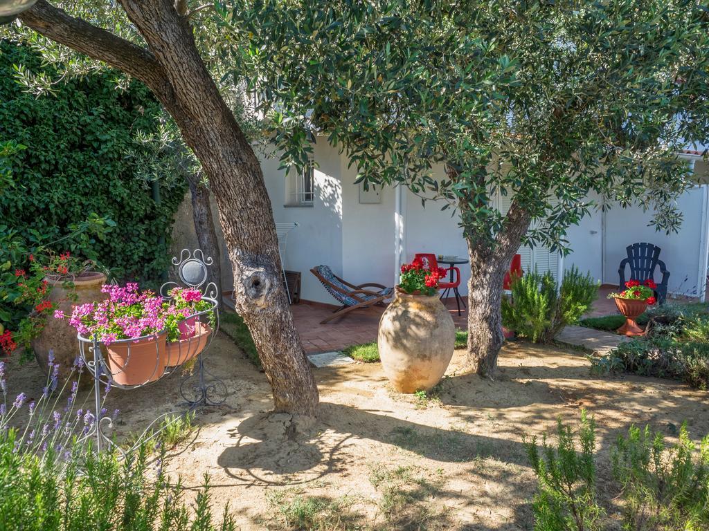 Tra Gli Ulivi Bed & Breakfast Pietra Ligure Luaran gambar